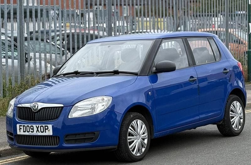 Blue Used 2009 Skoda Fabia Hatchback | £995 (Good price) - Image 1/4