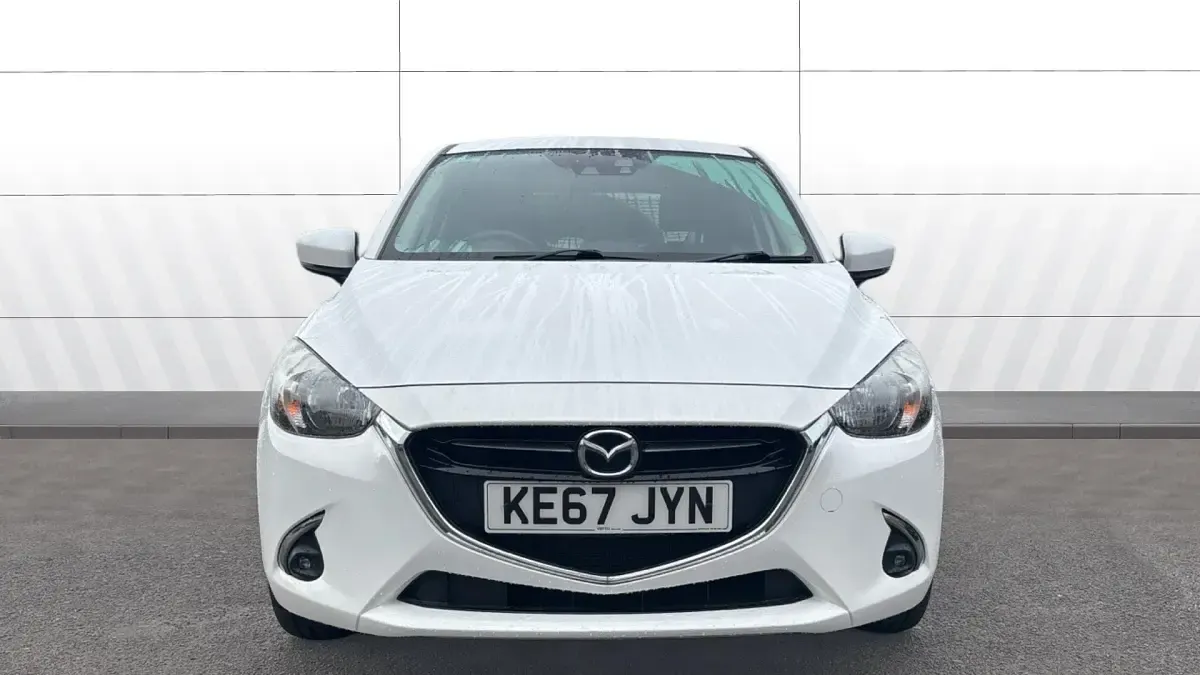 Used Mazda 2 Inclusive 90 HP (66 kW) 2017 White Hatchback
