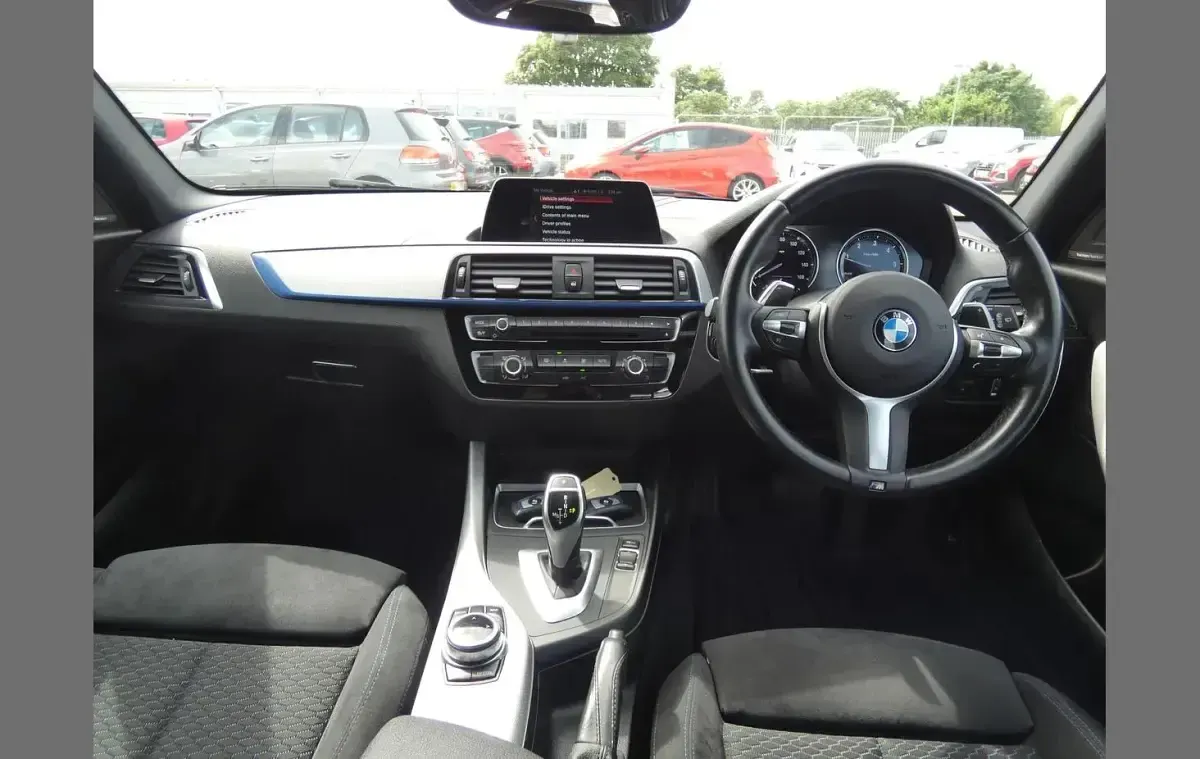 Used BMW 125 Efficient Dynamics 221 HP (162 kW) 2017 Black Hatchback