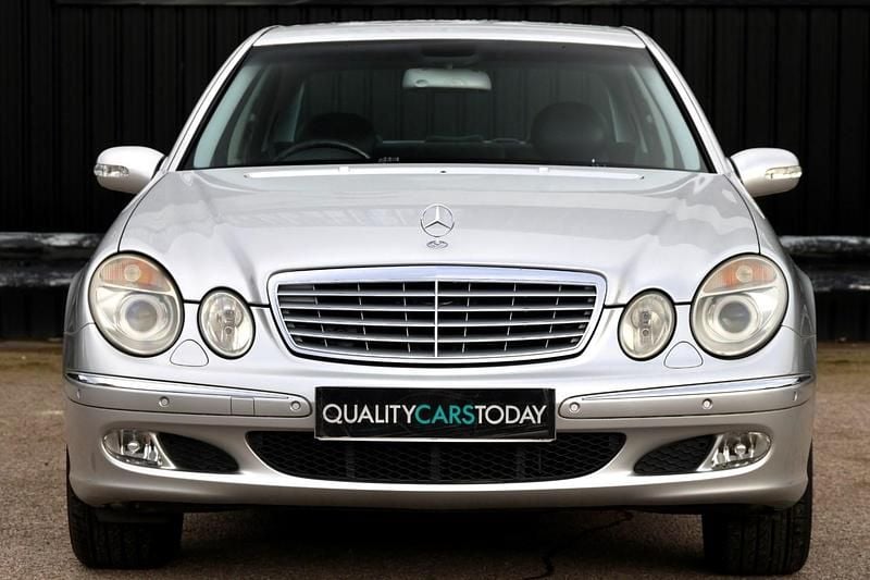 Usado Mercedes E240 Elegance 2002 Prateado Sedan