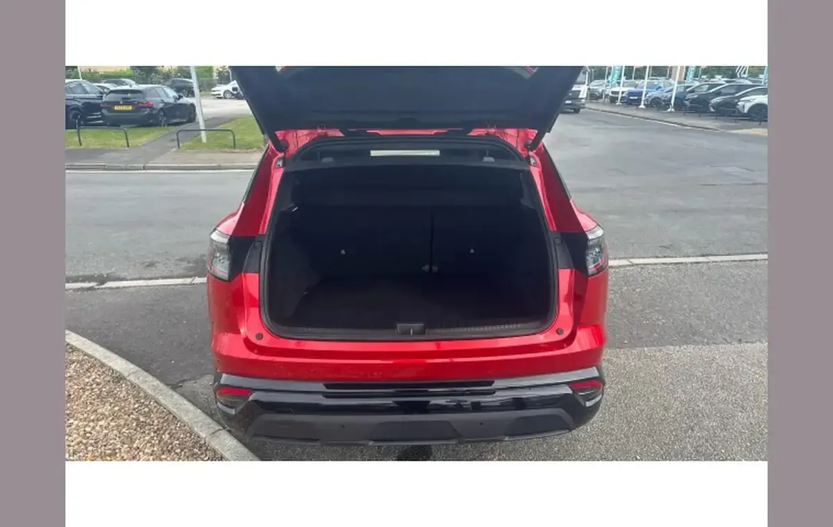 Used Renault Austral Iconic Esprit Alpine 196 HP (144 kW) 2024 Red SUV