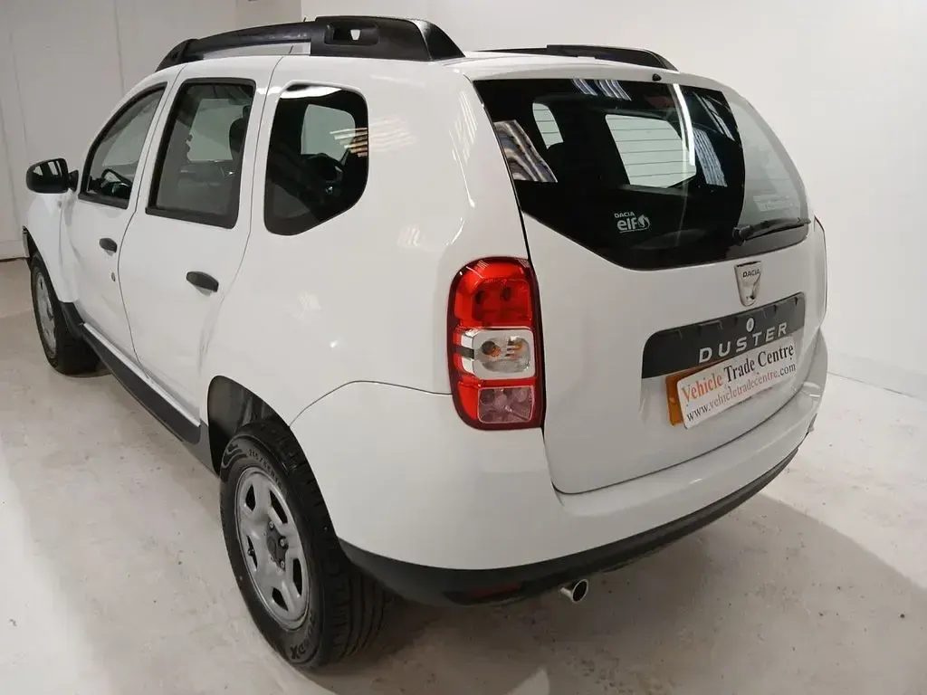 Käytetty Dacia Duster 115 HP (84 kW) 2018 Valkoinen Katumaasturi