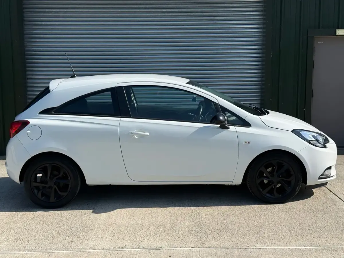 Used Vauxhall Corsa Excite 2015 White Hatchback