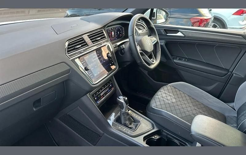 Used VW Tiguan R-line 150 HP (110 kW) 2022 White SUV