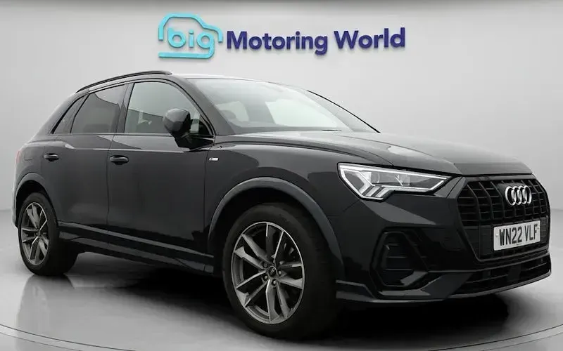 Usado Audi Q3 Black Edition 150 HP (110 kW) 2022 SUV