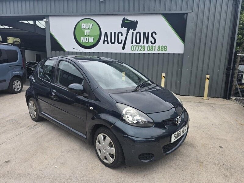 Green Used 2011 Toyota Aygo Hatchback | £1,950 (Super price) - Image 1/4