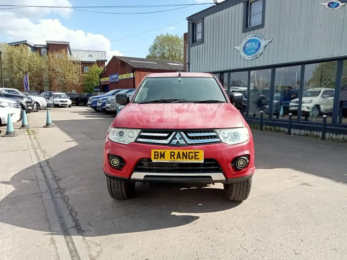 Usado Mitsubishi L200 134 HP (98 kW) 2015 Vermelho Pickup