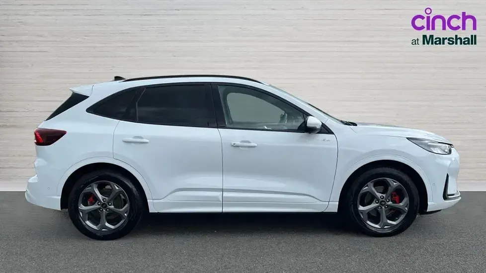 Used Ford Kuga ST-Line 243 HP (178 kW) 2024 White SUV