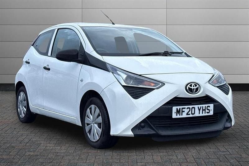 White Used 2020 Toyota Aygo Hatchback | £7,390 (Good price) - Image 1/4