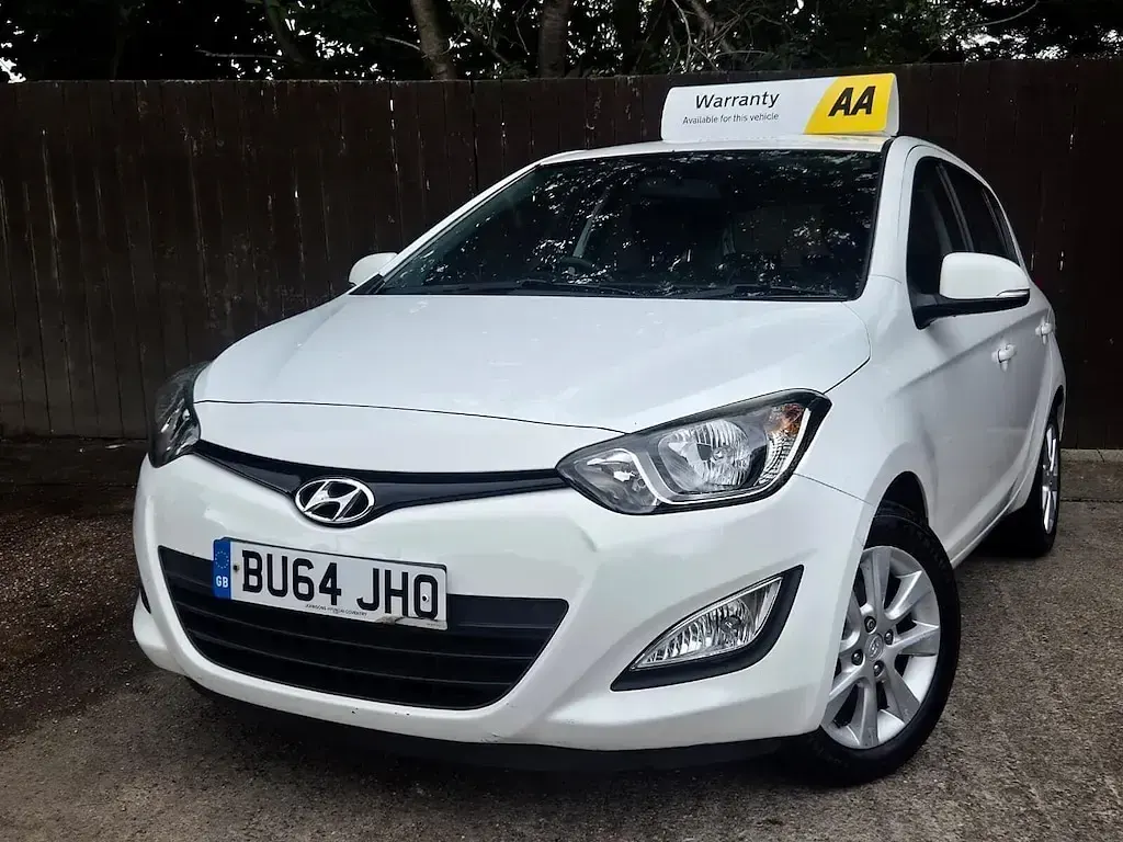 Used Hyundai i20 Active 99 HP (72 kW) 2014 White Hatchback