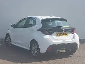 Used Toyota Yaris 116 HP (85 kW) 2023 White Hatchback