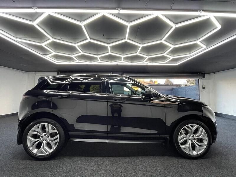 Used Land Rover Range Rover evoque SE Dynamic 180 HP (132 kW) 2019 Black Estate
