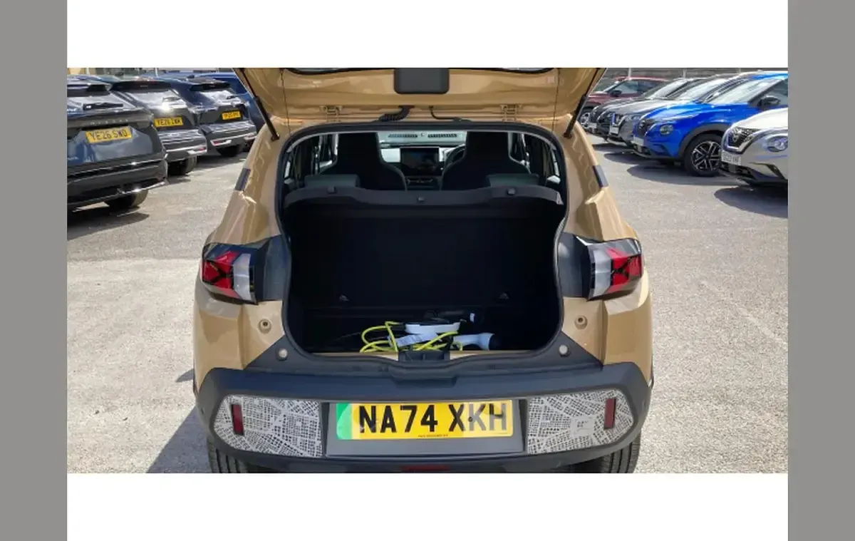 Used Dacia Spring Extreme 47 kW (65 HP) 2024 Beige Hatchback