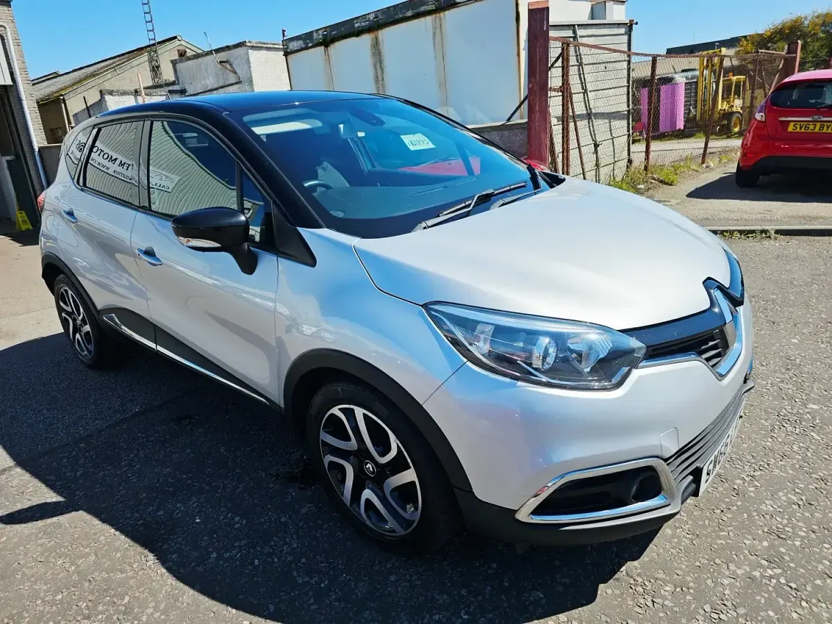 Used Renault Captur Dynamique 90 HP (66 kW) 2016 Silver SUV