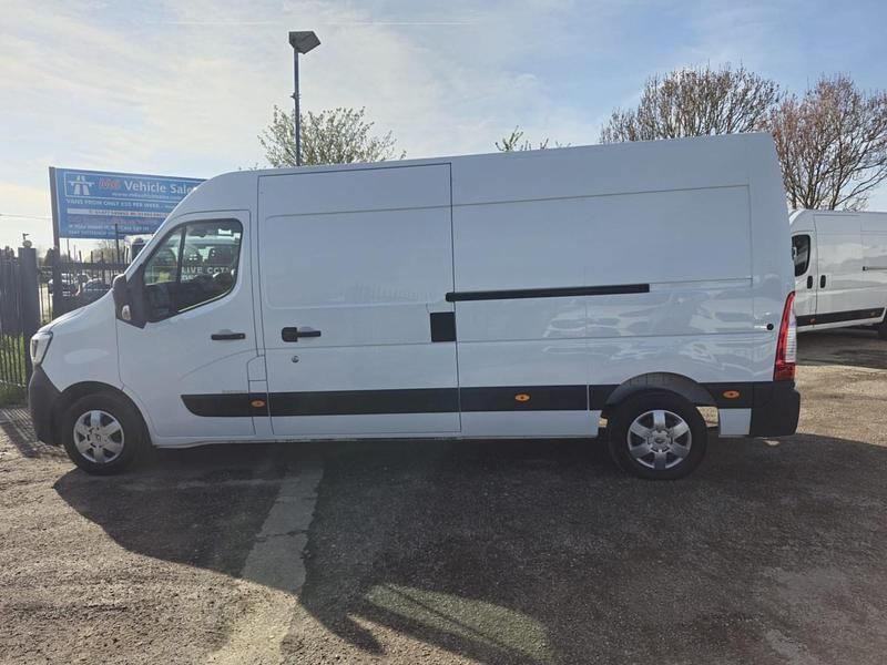 Used Renault Master Business 2023 White MPV