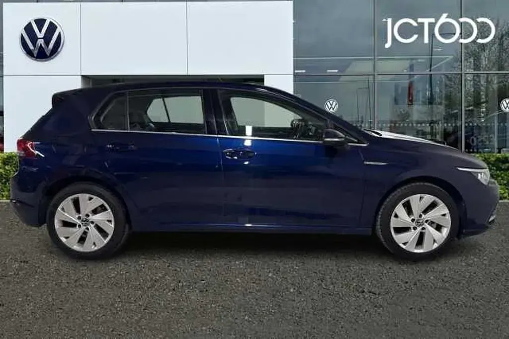 Used VW Golf VII Style 150 HP (110 kW) 2021 Blue Hatchback