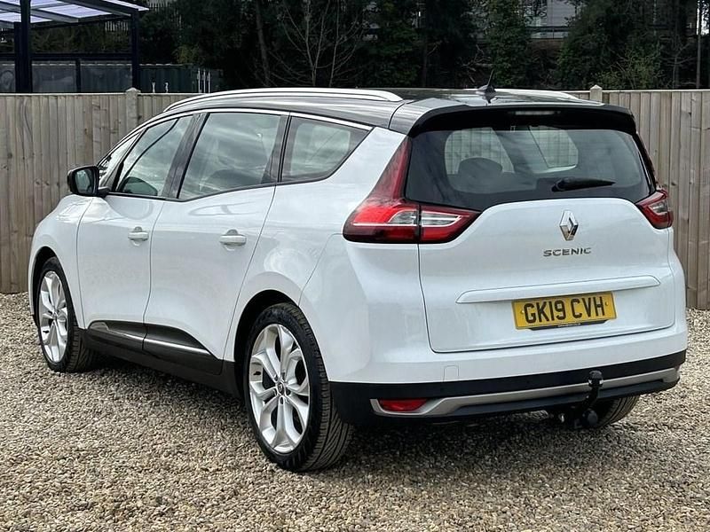 Used Renault Grand Scénic IV Iconic 140 HP (102 kW) 2019 White/black MPV