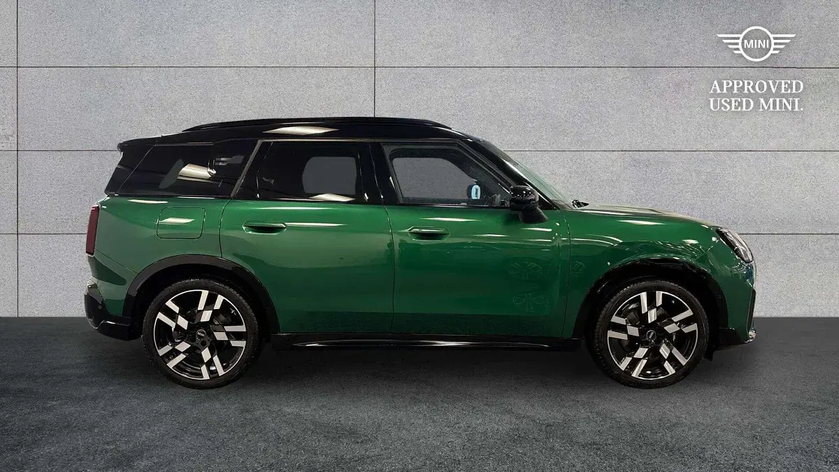 Used Mini Countryman 168 HP (123 kW) 2025 Green SUV