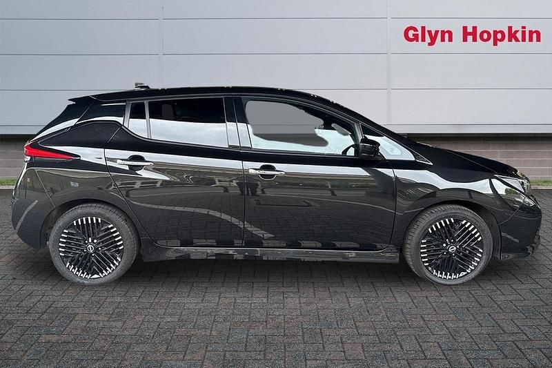 Used Nissan Leaf N-Connecta 110 kW (150 HP) 2022 Black Hatchback