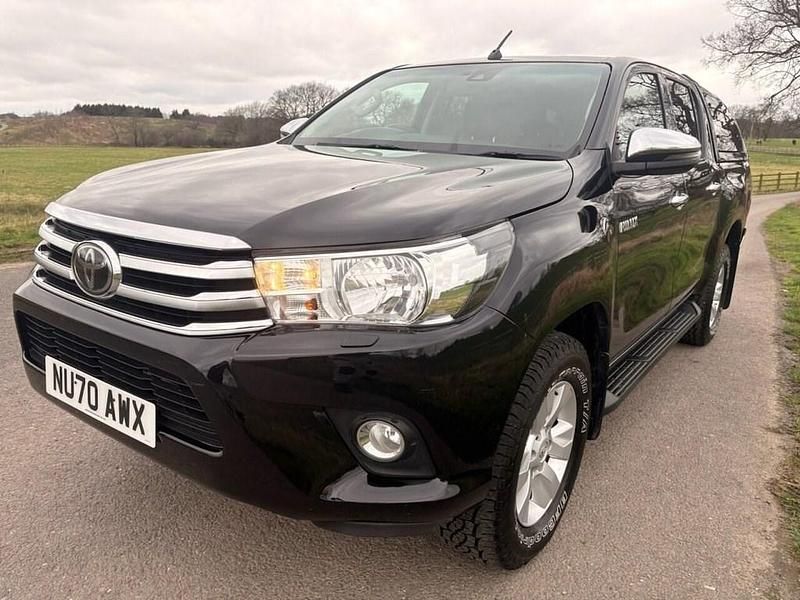 Used Toyota HiLux 150 HP (110 kW) 2020 Black Pickup
