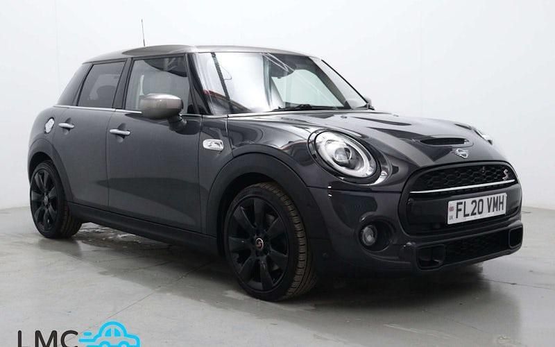 Usado Mini Cooper S Exclusive 192 HP (141 kW) 2020 Cinzento Citadino
