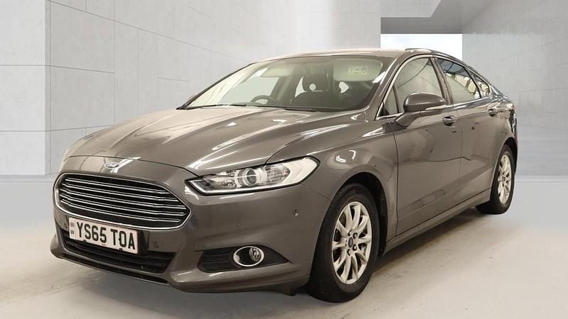 Used Ford Mondeo Zetec 180 HP (132 kW) 2015 Magnetic grey Hatchback