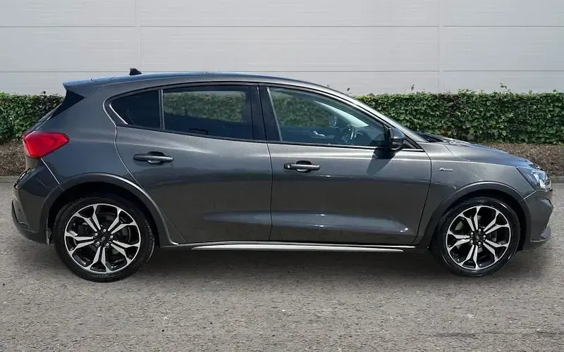 Used Ford Focus Active X 125 HP (91 kW) 2020 Grey Hatchback