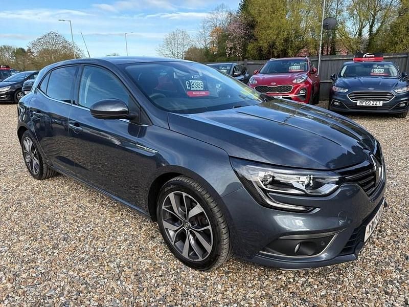 Usado Renault Mégane IV Dynamique 110 HP (80 kW) 2017 Cinzento Citadino