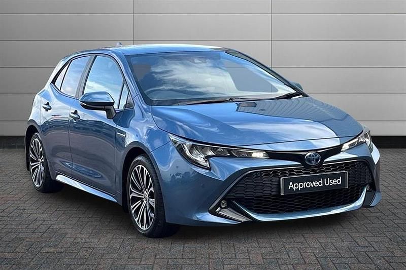 Used Toyota Corolla Design 184 HP (135 kW) 2020 Denim blue Hatchback