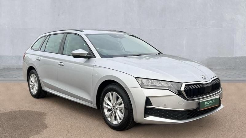 Brilliant silver metallic Used 2024 Skoda Octavia SE Technology Estate | £23,900 (Expensive) - Image 1/4