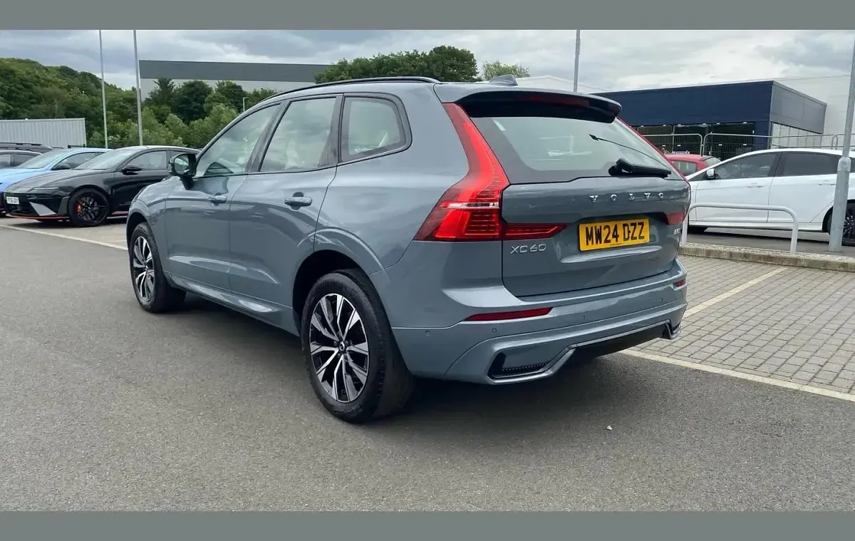 Used Volvo XC60 Plus 250 HP (183 kW) 2024 Grey SUV