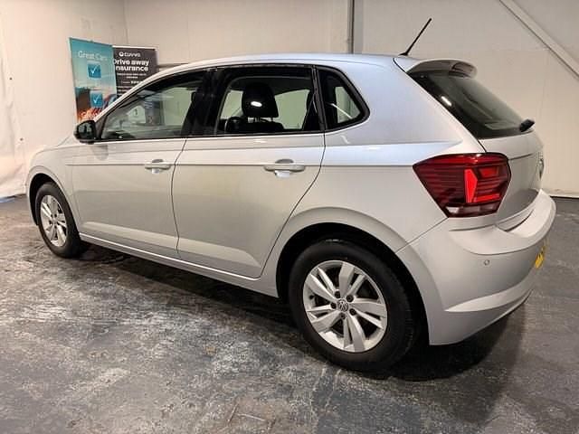 Used VW Polo SE 95 HP (69 kW) 2018 Silver Hatchback