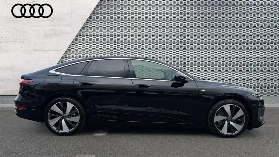 New Audi A6 e-tron S-Line 210 kW (286 HP) 2026 Black Estate