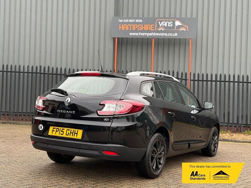 Used Renault Mégane GrandTour Dynamique 110 HP (80 kW) 2015 Black Estate