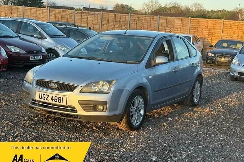 Blue Used 2005 Ford Focus Zetec Hatchback | £1,295 (Good price) - Image 1/1