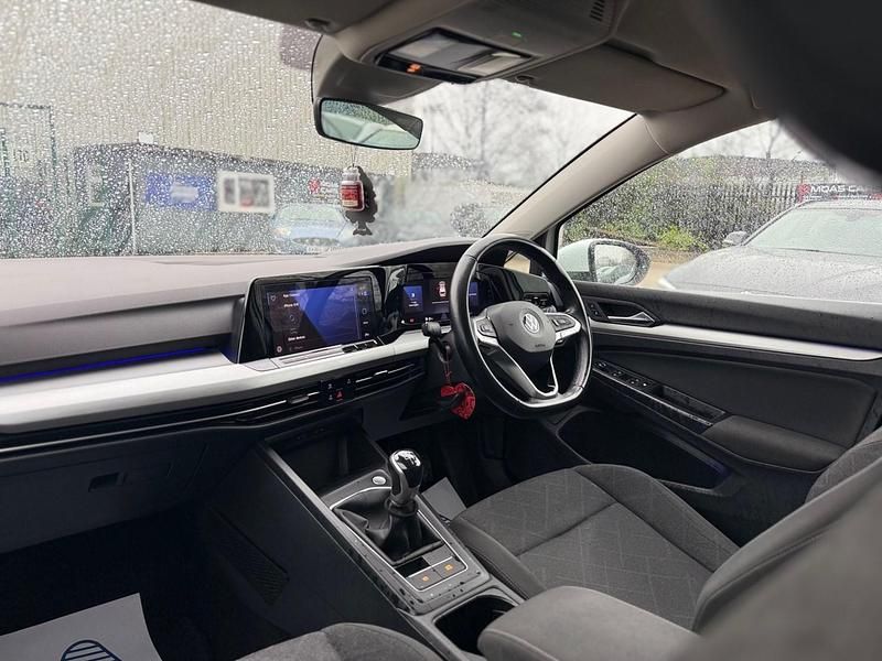 Used VW Golf VIII Life 150 HP (110 kW) 2021 White Estate