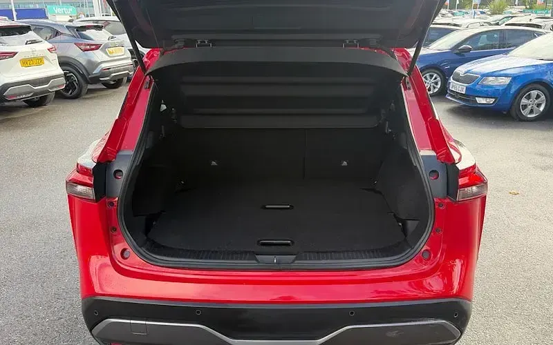 Used Nissan Qashqai N-Connecta 190 HP (139 kW) 2023 Red SUV