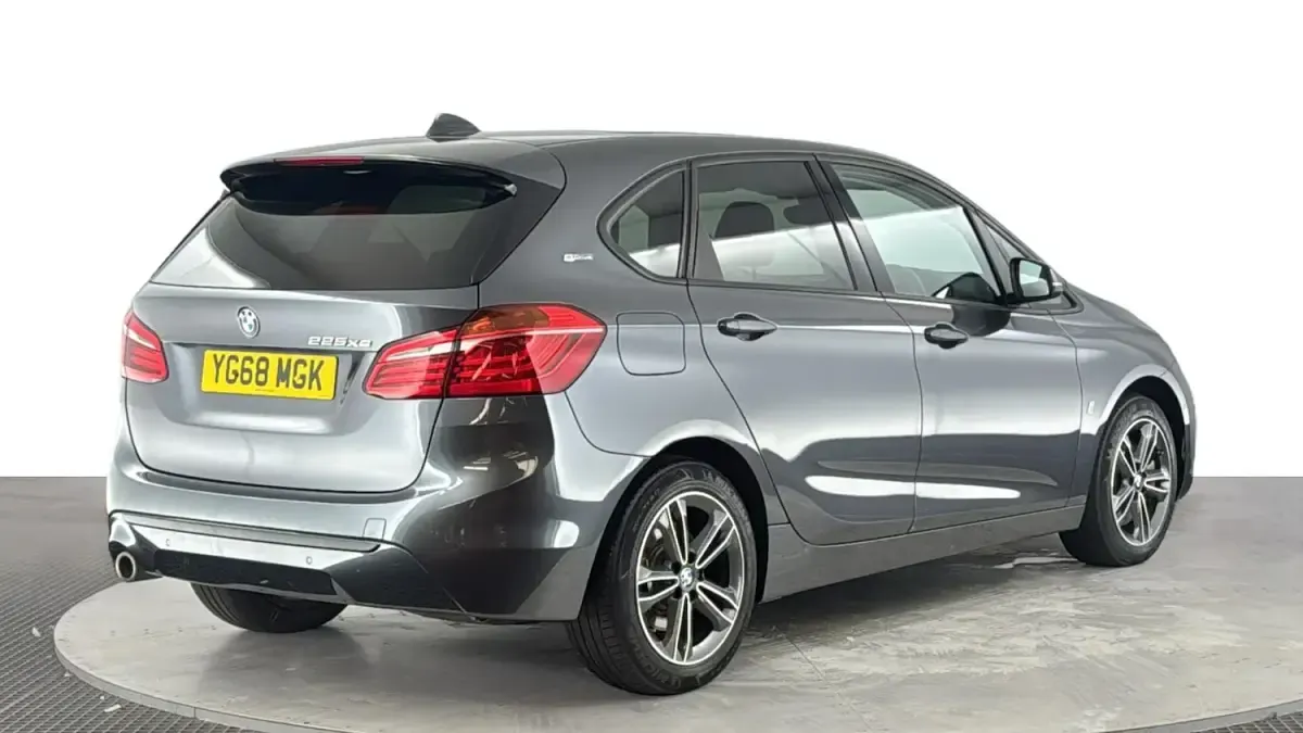 Used BMW 225 Active Tourer Sport Line 224 HP (164 kW) 2019 Grey MPV