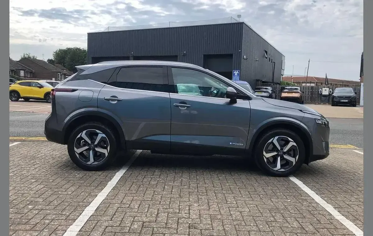 Used Nissan Qashqai N-Connecta 190 HP (139 kW) 2024 Grey SUV