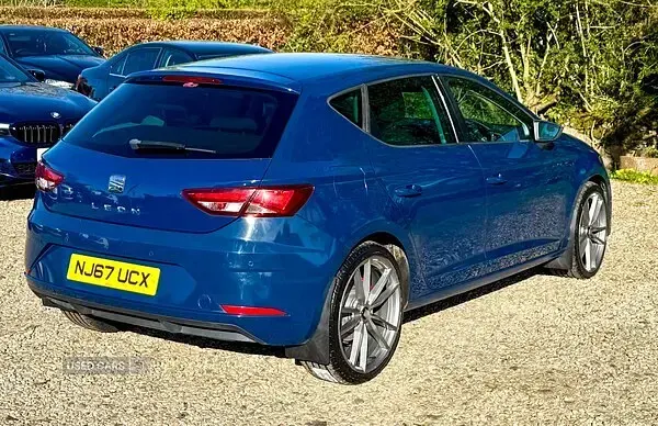 Used Seat Leon SE Dynamic 110 HP (80 kW) 2017 Blue Hatchback