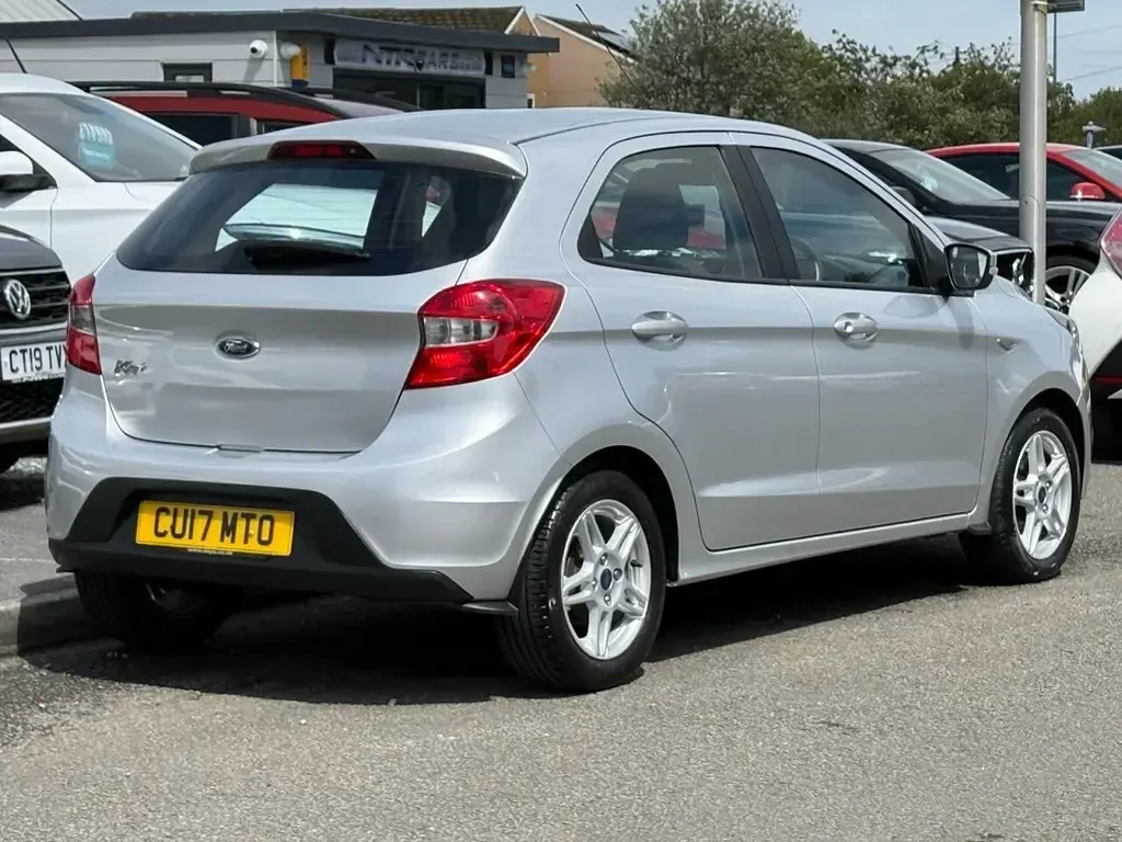Used Ford Ka Plus Zetec 85 HP (62 kW) 2017 Silver Hatchback