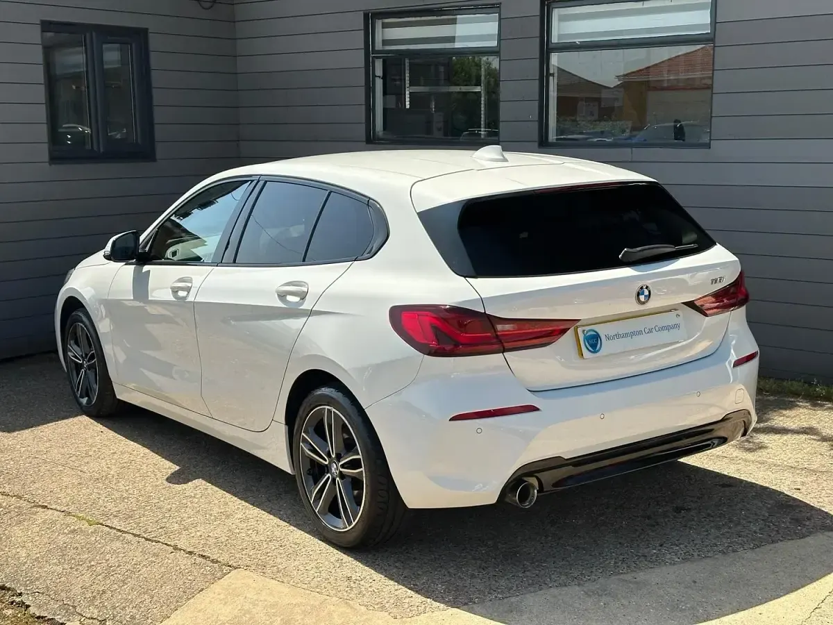 Used BMW 118 Sport Line 2019 White Hatchback