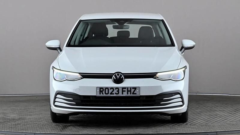 Used VW Golf VIII Life 150 HP (110 kW) 2023 White Hatchback