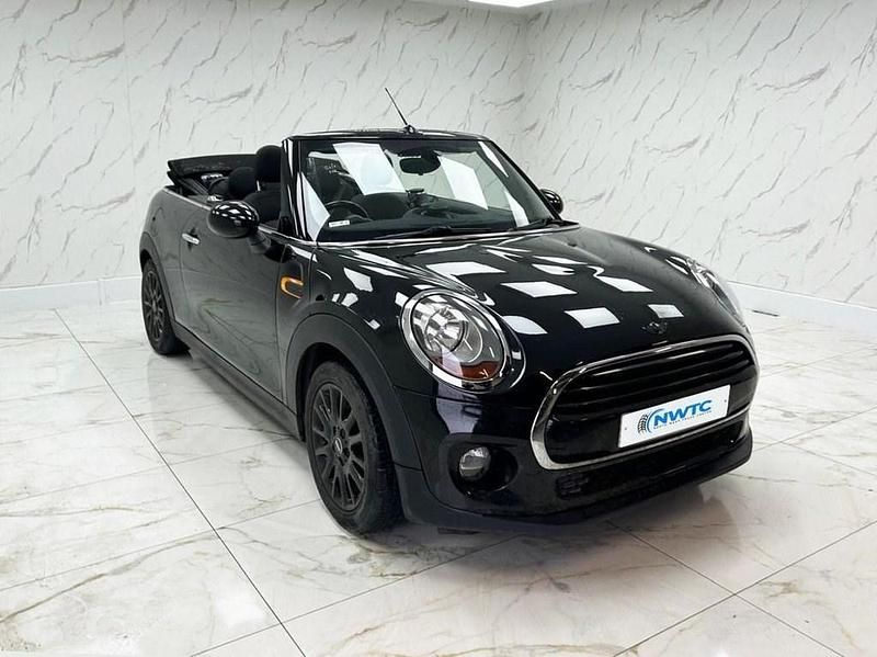 Begagnad Mini Cooper Cabriolet 2017 Svart Cab