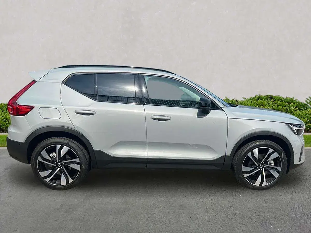 New Volvo XC40 Ultra 2026 Grey SUV