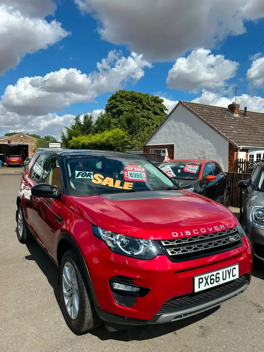 Used Land Rover Discovery 4 SE 2016 Red SUV