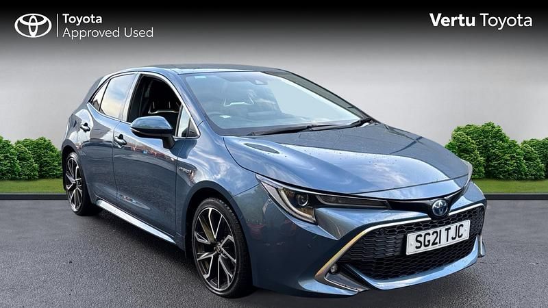 Used Toyota Corolla 122 HP (89 kW) 2021 Blue Hatchback
