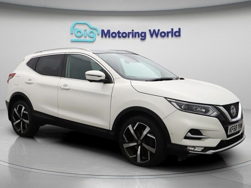 White Used 2019 Nissan Qashqai S SUV | £13,700 (Fair price) - Image 1/4
