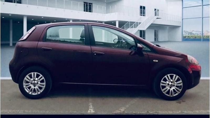 Red Used 2012 Fiat Punto Easy Hatchback | £1,995 (Fair price) - Image 1/4