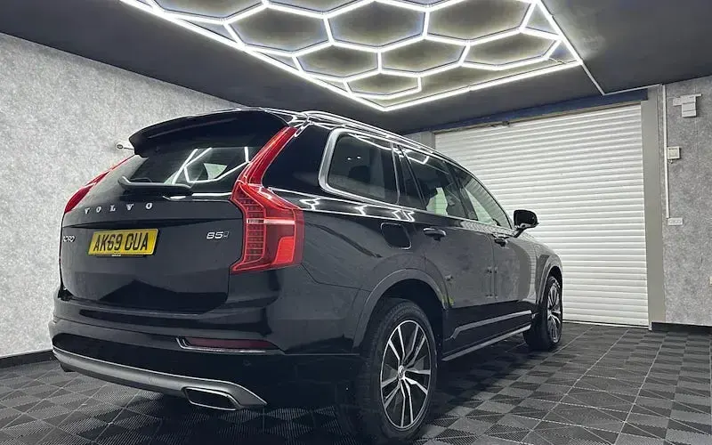 Used Volvo XC90 Momentum 235 HP (172 kW) 2021 SUV
